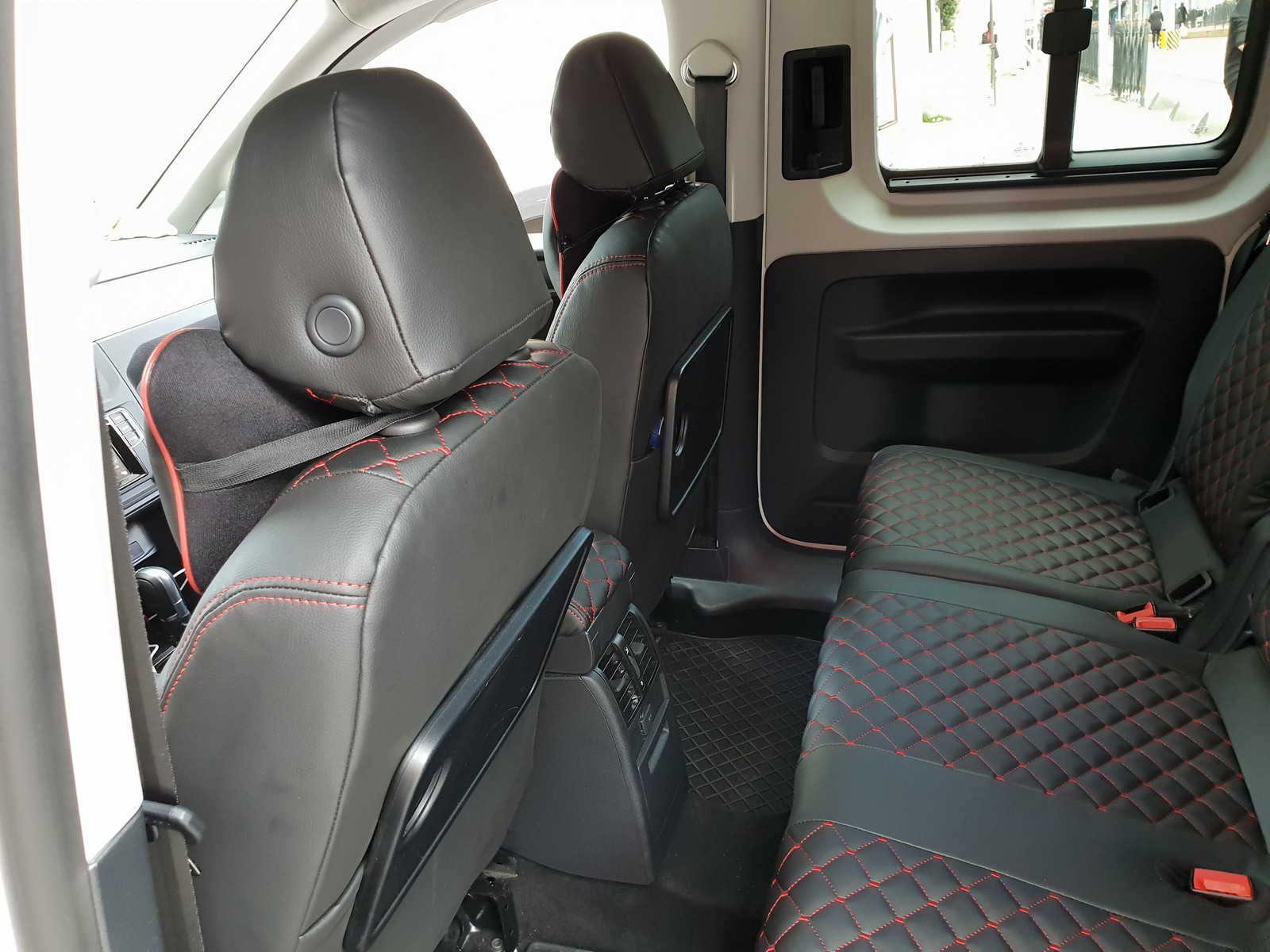 Volkswagen Caddy Koltuk Kilifi Nakisli Deri Urun Detay K Design Oto Koltuk Kilifi